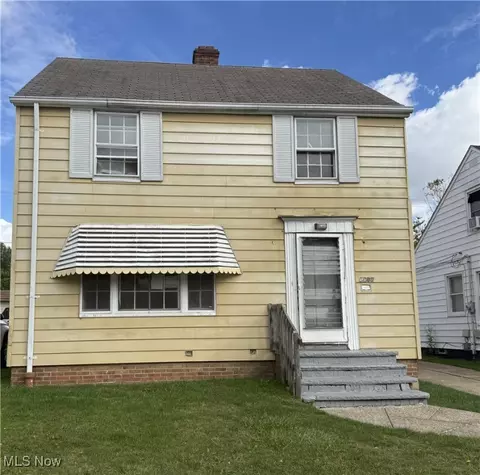 5199 Arch St, Maple Heights, OH 44137