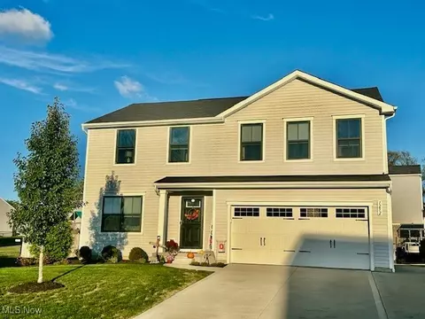 1252 Gabrielle Cir NW, Massillon, OH 44647
