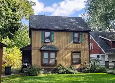 531-533 535-539 Allyn St, Akron, OH 44311