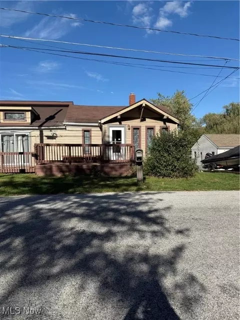 349 Canova Dr, Akron, OH 44319