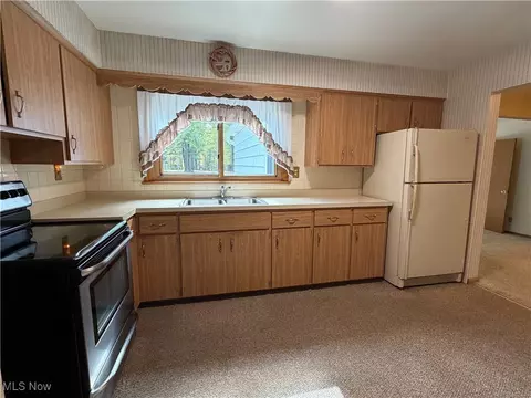 Kitchen - 3558 E Sprague Rd, Broadview Heights, OH 44147 photo 1 of 3