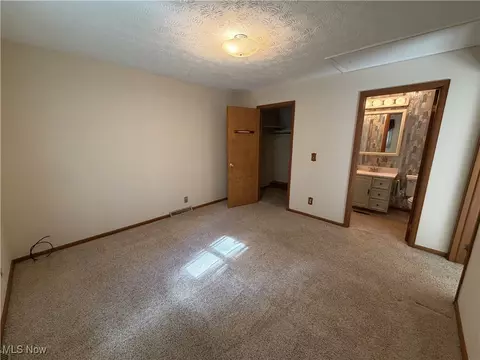Bedroom - 3558 E Sprague Rd, Broadview Heights, OH 44147 photo 1 of 7