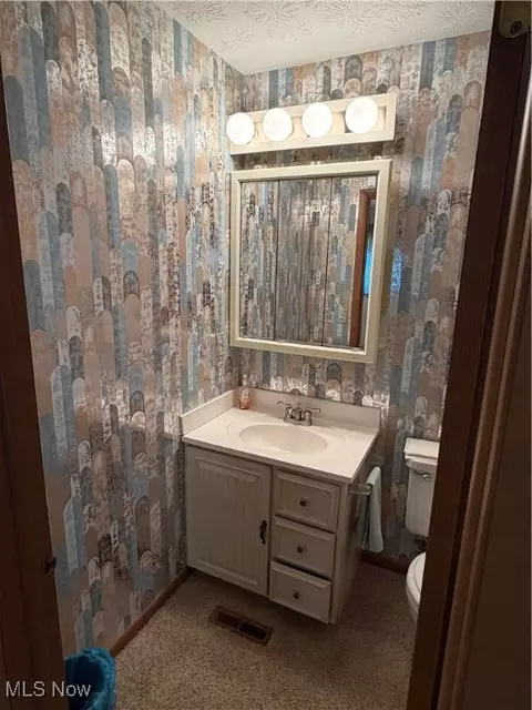 Bath - 3558 E Sprague Rd, Broadview Heights, OH 44147 photo 1 of 5