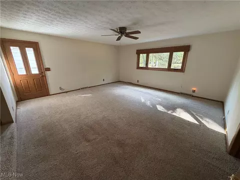 Living - 3558 E Sprague Rd, Broadview Heights, OH 44147 photo 3 of 8