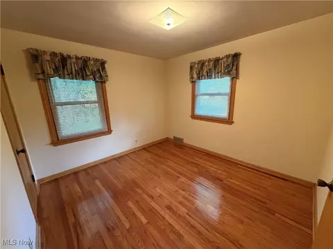Bedroom - 3558 E Sprague Rd, Broadview Heights, OH 44147 photo 5 of 7