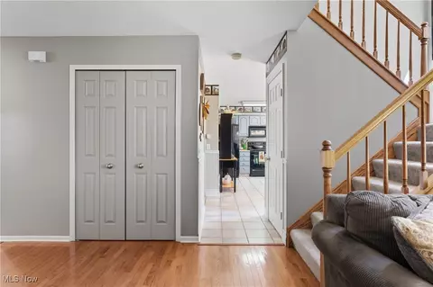Entry Way - 8314 Sapphire Ave NE, Canton, OH 44721 photo 2 of 7