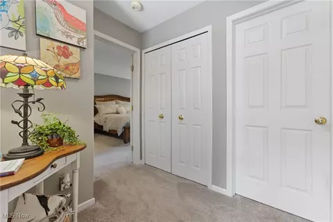 Entry Way - 8314 Sapphire Ave NE, Canton, OH 44721 photo 5 of 7