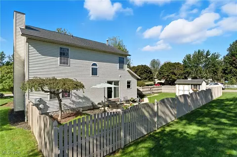 Exterior - 8314 Sapphire Ave NE, Canton, OH 44721 photo 3 of 7