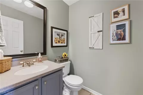 Bath - 8314 Sapphire Ave NE, Canton, OH 44721 photo 1 of 4