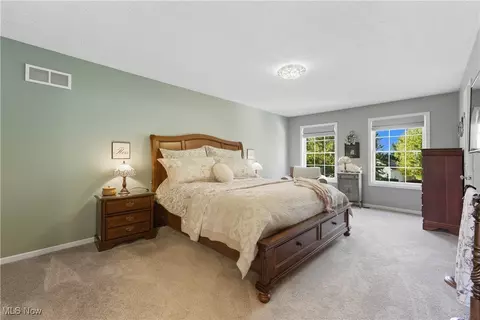 Bedroom - 8314 Sapphire Ave NE, Canton, OH 44721 photo 3 of 4