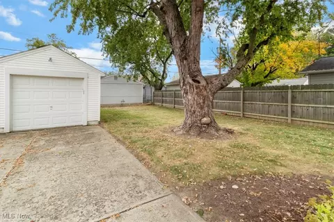 229 Boston Ave, Elyria, OH 44035 photo 6