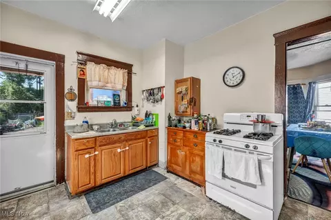 1774 E 31st St, Lorain, OH 44055 photo 12