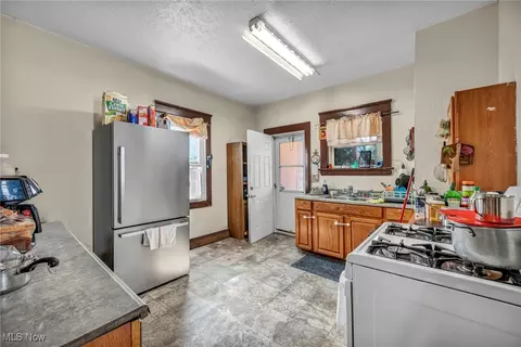 1774 E 31st St, Lorain, OH 44055 photo 11