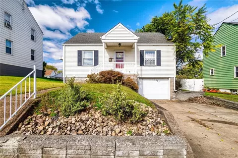1217 Swearingen Rd, Weirton, WV 26062