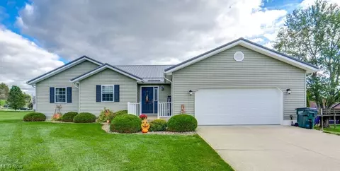 928 Overlook Ln NE, Carrollton, OH 44615