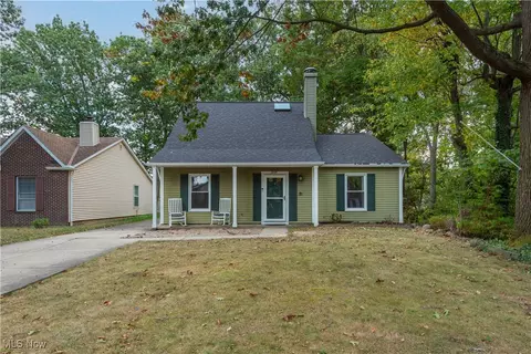 25111 Bayfair Ct, Bay Village, OH 44140