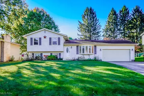 2982 Fair Oaks Dr, Norton, OH 44203