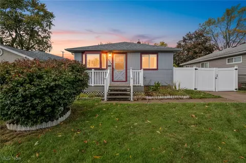 5250 W 151 St, Brook Park, OH 44142