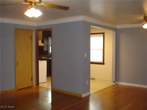 Living - 2253 E 290th St, Wickliffe, OH 44092 photo 4 of 5