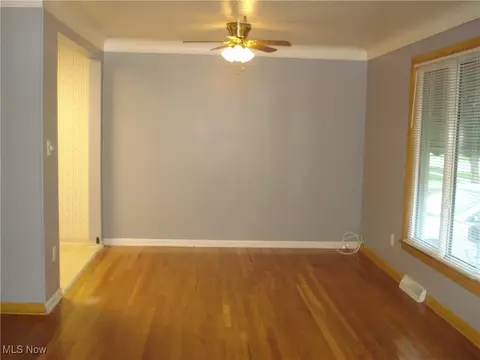 Living - 2253 E 290th St, Wickliffe, OH 44092 photo 3 of 5