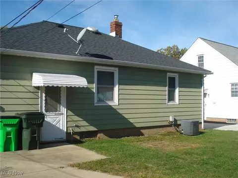 Exterior - 2253 E 290th St, Wickliffe, OH 44092 photo 2 of 6