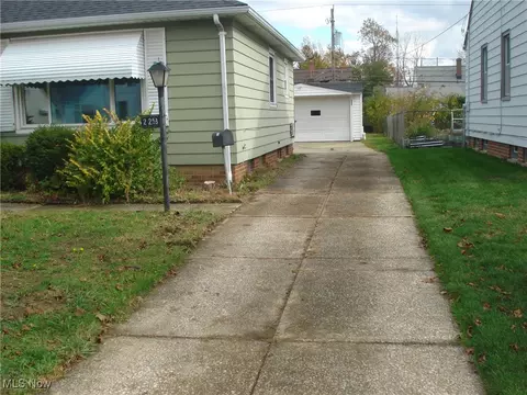 Exterior - 2253 E 290th St, Wickliffe, OH 44092 photo 6 of 6