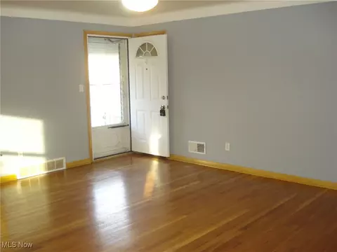 Living - 2253 E 290th St, Wickliffe, OH 44092 photo 1 of 5