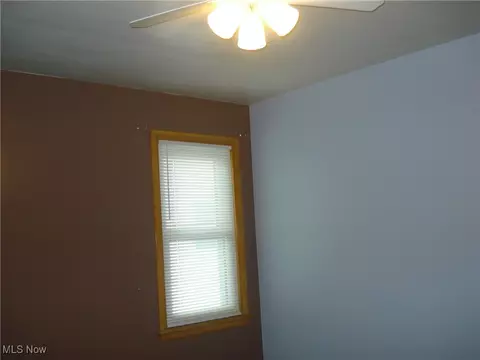Bedroom - 2253 E 290th St, Wickliffe, OH 44092 photo 2 of 5