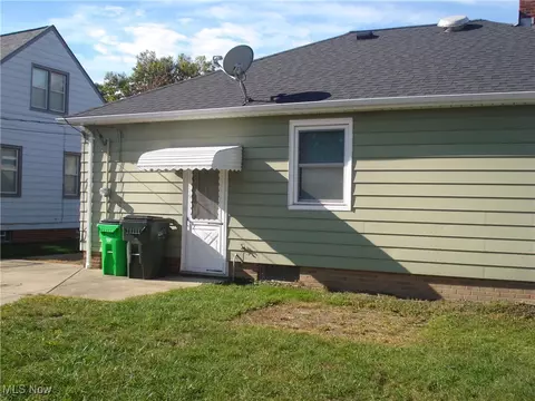 Exterior - 2253 E 290th St, Wickliffe, OH 44092 photo 1 of 6