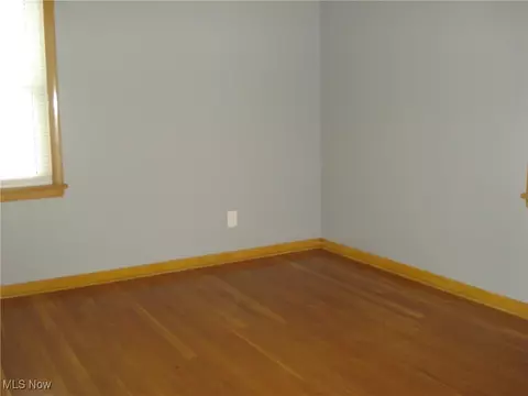 Bedroom - 2253 E 290th St, Wickliffe, OH 44092 photo 3 of 5