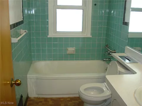 Bath - 2253 E 290th St, Wickliffe, OH 44092 photo 2 of 6