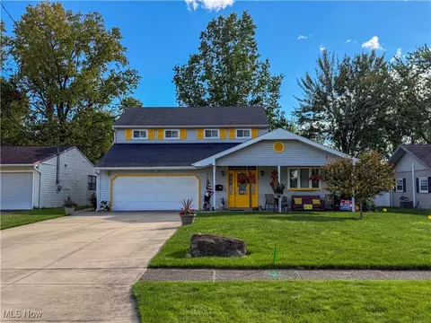 425 Southward Dr, Austintown, OH 44515