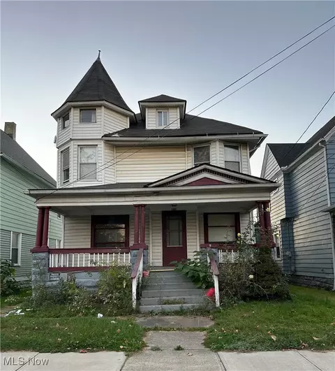 3288 Scranton Rd, Cleveland, OH 44109