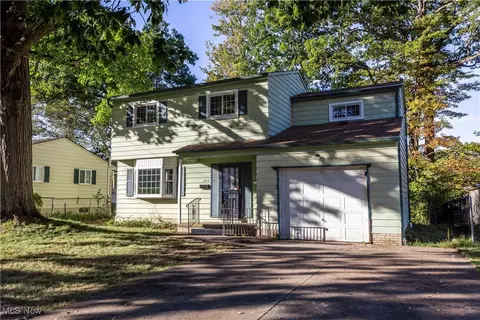 226 Gaylord Dr, Munroe Falls, OH 44262