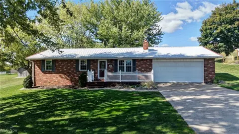 128 Rhine St SW, Sugarcreek, OH 44681