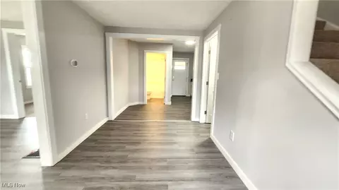 Entry Way - 1457 E 289th St, Wickliffe, OH 44092 photo 1 of 5