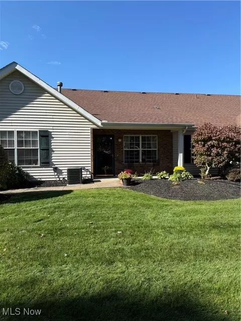 1087 W Mallard Dr, Madison, OH 44057