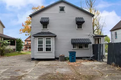 78 Sexton St, Struthers, OH 44471 photo 5