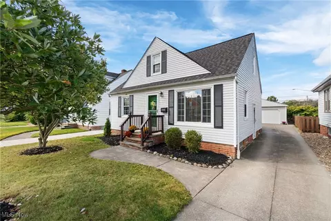 1542 Woodhurst Ave, Mayfield Heights, OH 44124