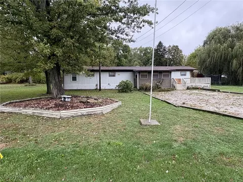 2545 Cross Way, Akron, OH 44312