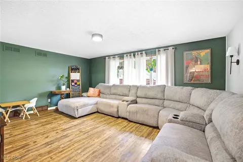 2690 Crompton St NE, Canton, OH 44721 photo 18