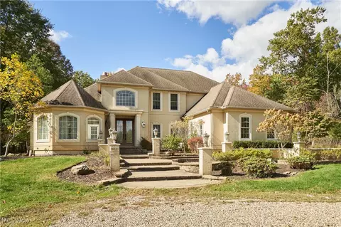 3660 Golf Course Dr, Norton, OH 44203