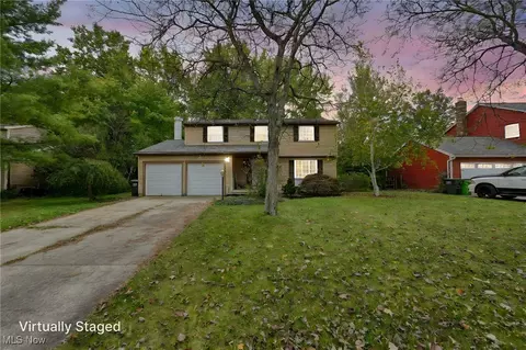2684 Serra Vista Dr, Stow, OH 44224