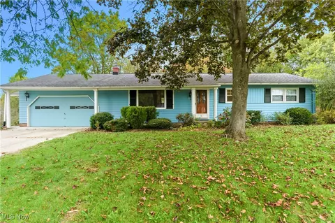 8271 Pheasant Ave NW, North Canton, OH 44720
