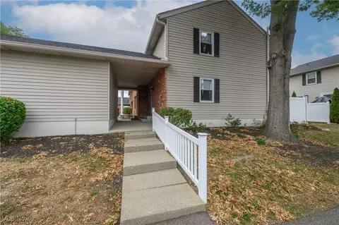 1236 W Maple St, North Canton, OH 44720