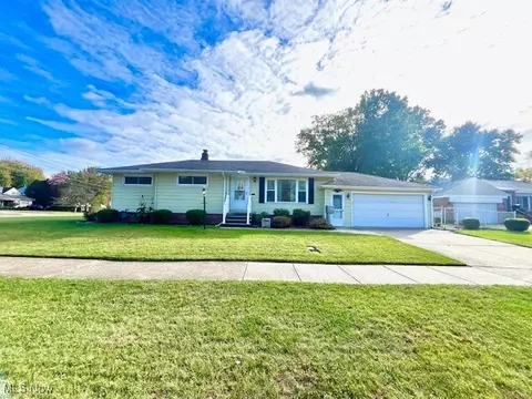 22439 Haber Dr, Fairview Park, OH 44126