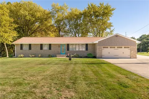 5260 Schario Rd NW, Canton, OH 44718