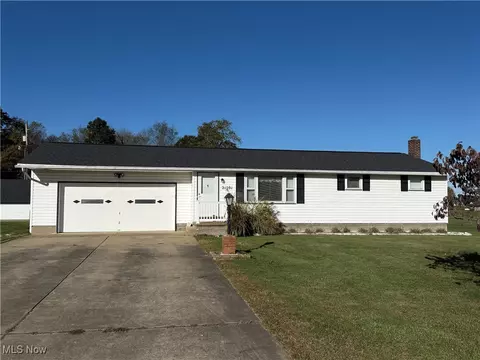 21701 Meadow Dr, West Lafayette, OH 43845