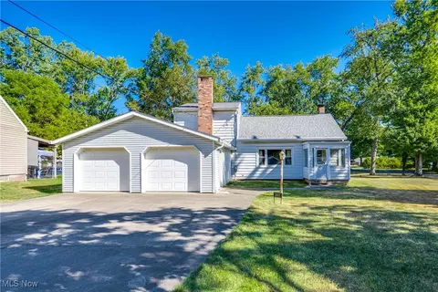 1801 49th St NW, Canton, OH 44709