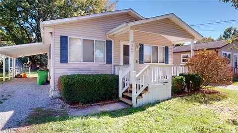 1357 Cayuga Ave, Akron, OH 44312